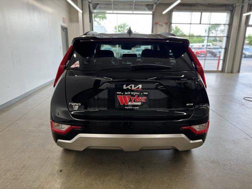 2025 Kia Niro SX