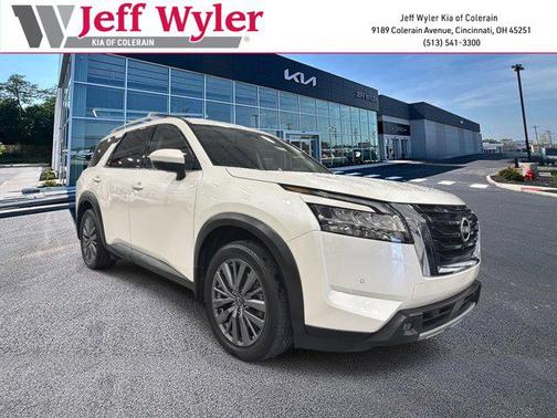 2023 Nissan Pathfinder SL 4WD