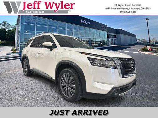 2023 Nissan Pathfinder SL 4WD