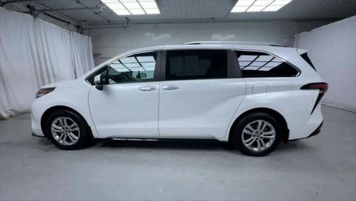 2023 Toyota Sienna Platinum 7 Passenger