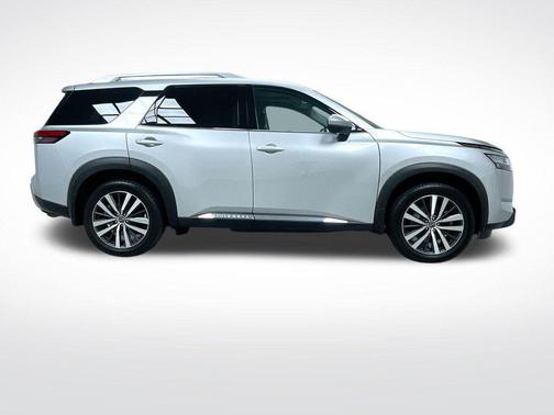 2022 Nissan Pathfinder Platinum 4WD