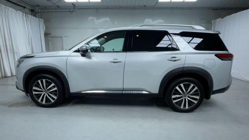 2022 Nissan Pathfinder Platinum 4WD