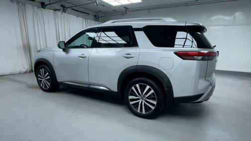 2022 Nissan Pathfinder Platinum 4WD