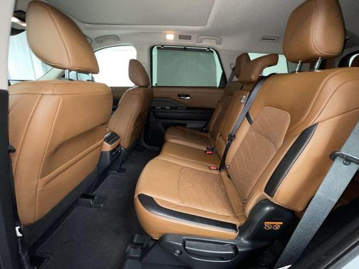 2022 Nissan Pathfinder Platinum 4WD