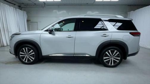 2022 Nissan Pathfinder Platinum 4WD