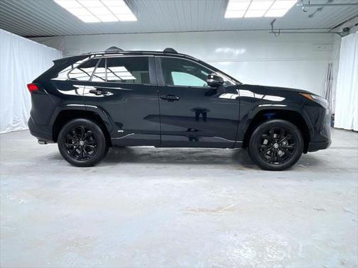 2023 Toyota RAV4 Hybrid SE