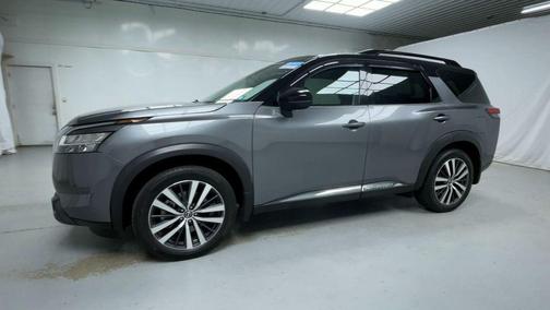 2022 Nissan Pathfinder Platinum 4WD