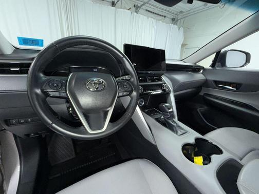 2024 Toyota Venza LE