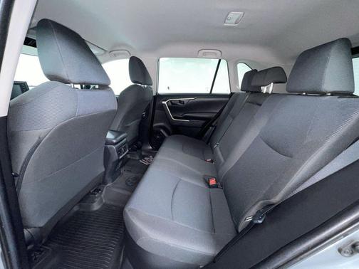 2020 Toyota RAV4 Hybrid LE