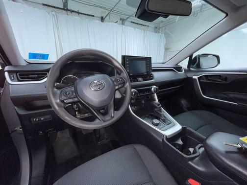 2020 Toyota RAV4 Hybrid LE