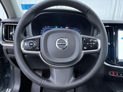 2024 Volvo S60 B5 Plus Dark Theme