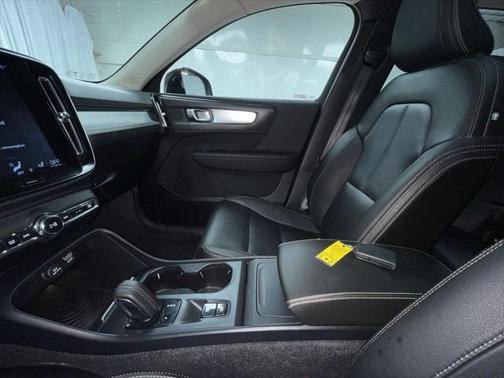 2019 Volvo XC40 T5 Momentum