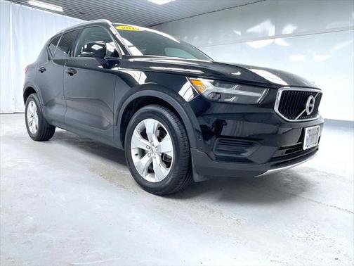 2019 Volvo XC40 T5 Momentum
