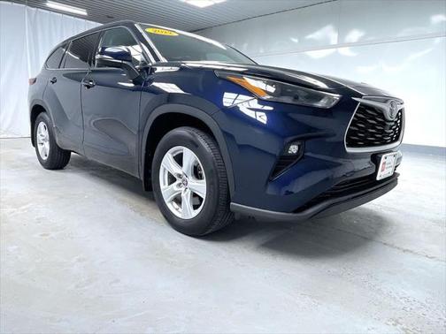 2022 Toyota Highlander LE