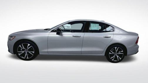 2025 Volvo S60 B5 Core