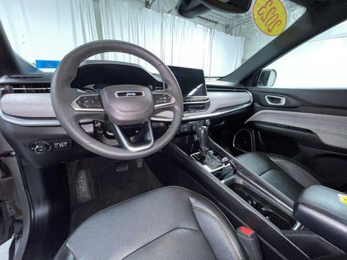 2023 Jeep Compass Latitude Lux