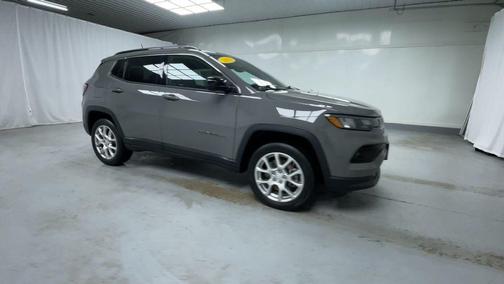 2023 Jeep Compass Latitude Lux