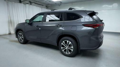 2025 Toyota Highlander XLE