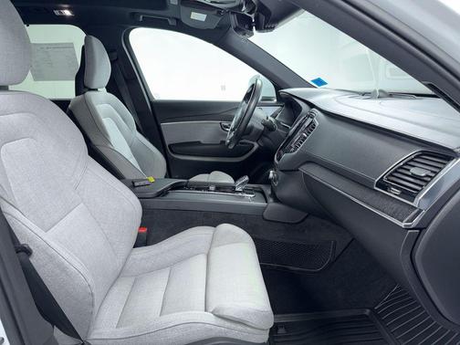 2021 Volvo XC90 Recharge Plug-In Hybrid T8 Inscription 7 Passenger