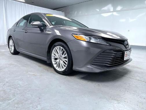 2020 Toyota Camry Hybrid XLE