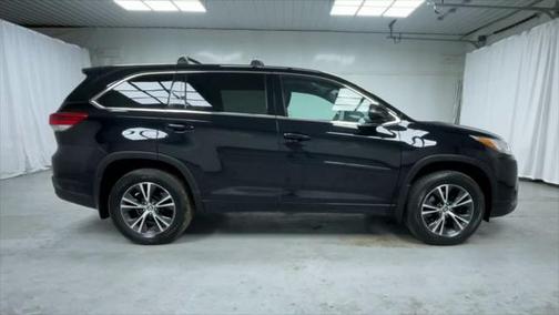 2017 Toyota Highlander LE