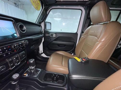 2022 Jeep Gladiator Overland