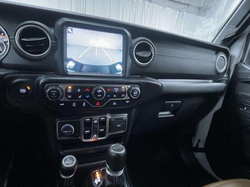 2022 Jeep Gladiator Overland