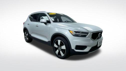 2019 Volvo XC40 T5 Momentum