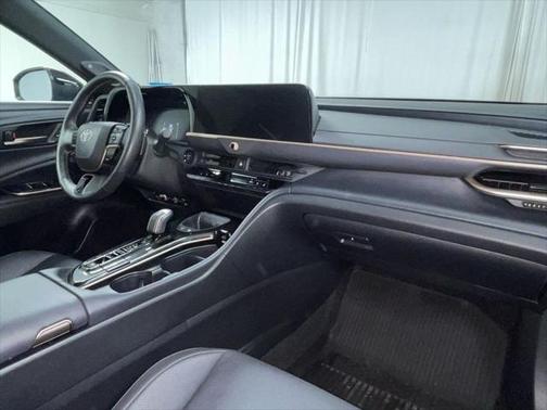 2024 Toyota Crown Platinum