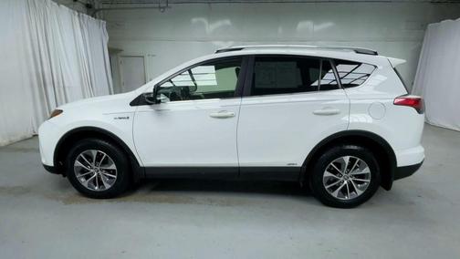 2017 Toyota RAV4 Hybrid XLE