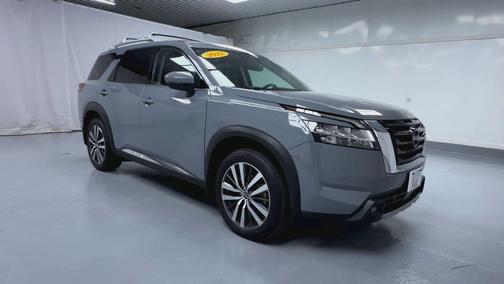 2022 Nissan Pathfinder Platinum 4WD