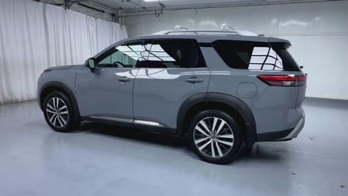 2022 Nissan Pathfinder Platinum 4WD