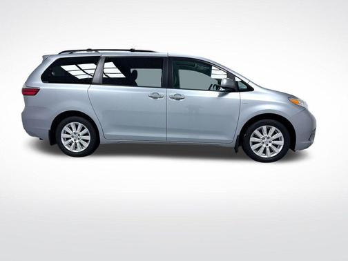 2017 Toyota Sienna XLE Premium