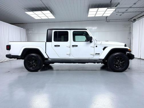 2023 Jeep Gladiator Sport S