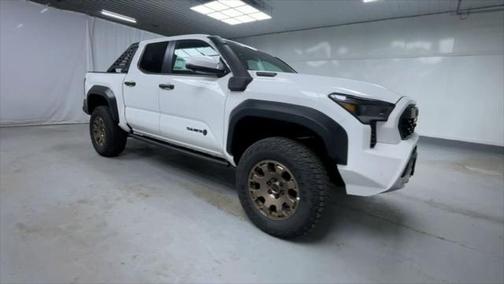 2025 Toyota Tacoma Hybrid Trailhunter