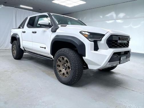 2025 Toyota Tacoma Hybrid Trailhunter