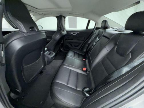2025 Volvo S60 B5 Core