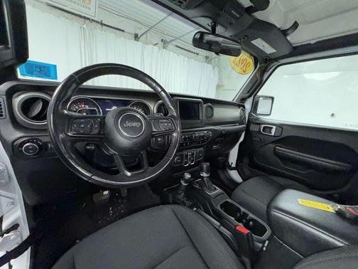 2021 Jeep Gladiator Sport S