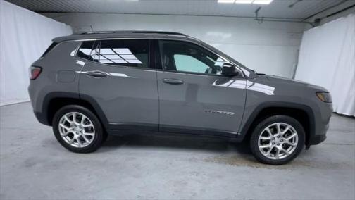 2023 Jeep Compass Latitude Lux