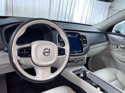 2024 Volvo XC90 B6 Plus Bright Theme 7-Seater