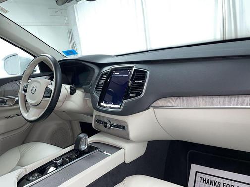 2024 Volvo XC90 B6 Plus Bright Theme 7-Seater
