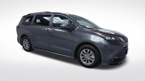 2025 Toyota Sienna XLE