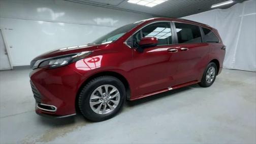 2022 Toyota Sienna XLE 7 Passenger