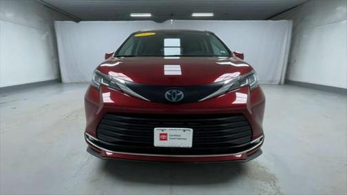 2022 Toyota Sienna XLE 7 Passenger
