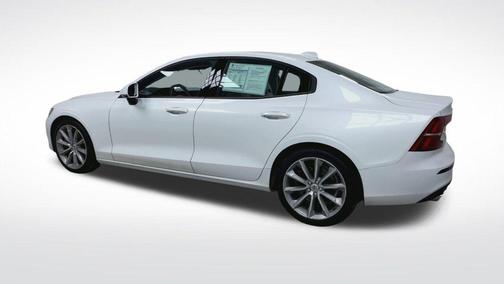 2020 Volvo S60 T6 Momentum