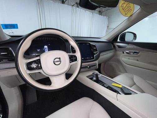 2023 Volvo XC90 B6 Plus 7-Seater
