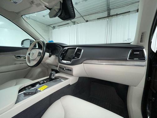 2023 Volvo XC90 B6 Plus 7-Seater