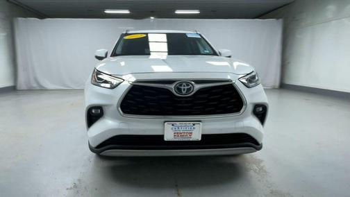 2023 Toyota Highlander Hybrid Platinum