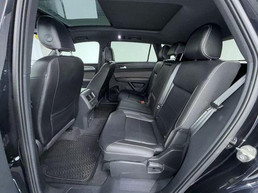 2022 Volkswagen Atlas Cross Sport 2.0T SE w/Technology 4MOTION