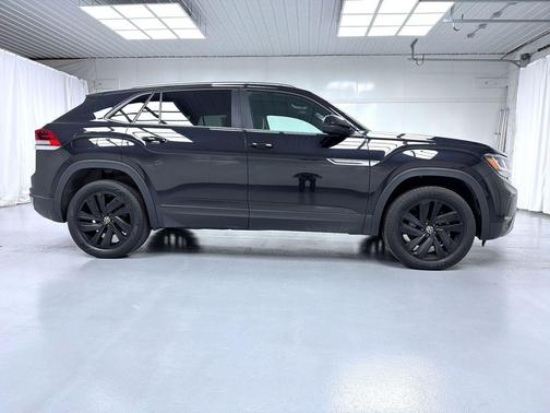 2022 Volkswagen Atlas Cross Sport 2.0T SE w/Technology 4MOTION